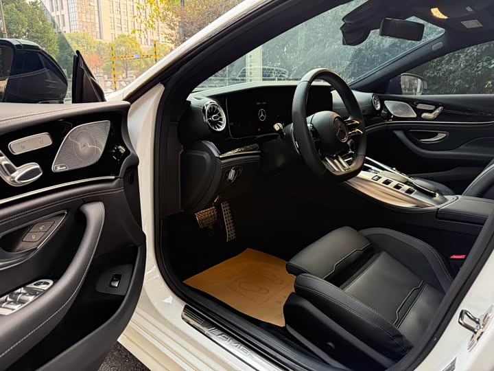 Фото 5 - Mercedes-Benz AMG GT