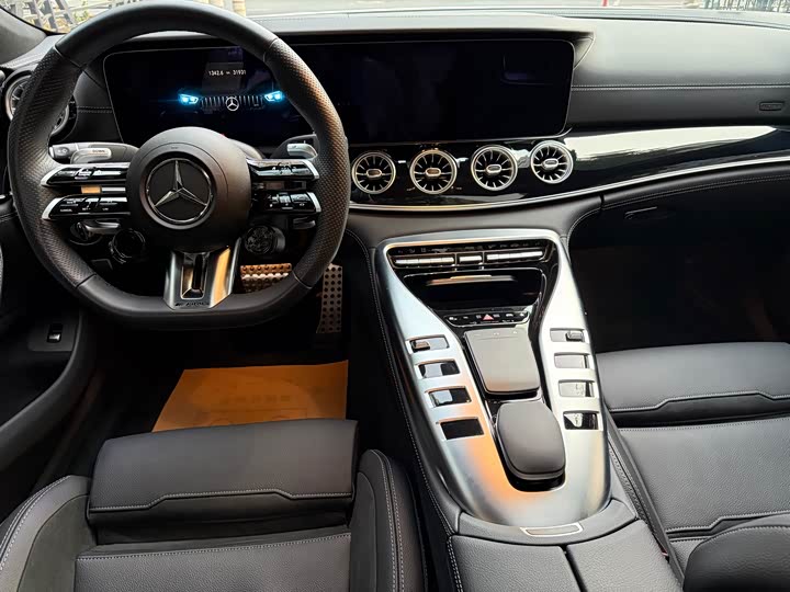 Фото 7 - Mercedes-Benz AMG GT