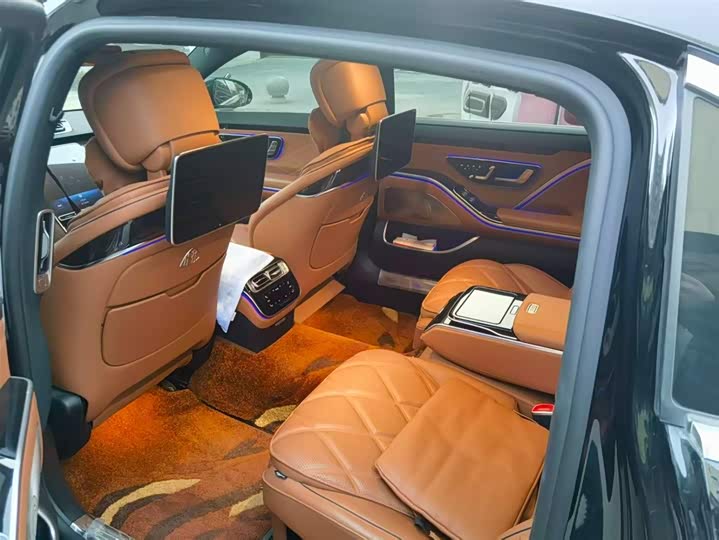 Фото 8 - Mercedes-Benz Maybach S-Class