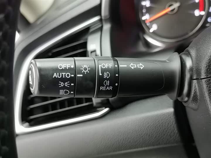 Фото 21 - Honda Avancier