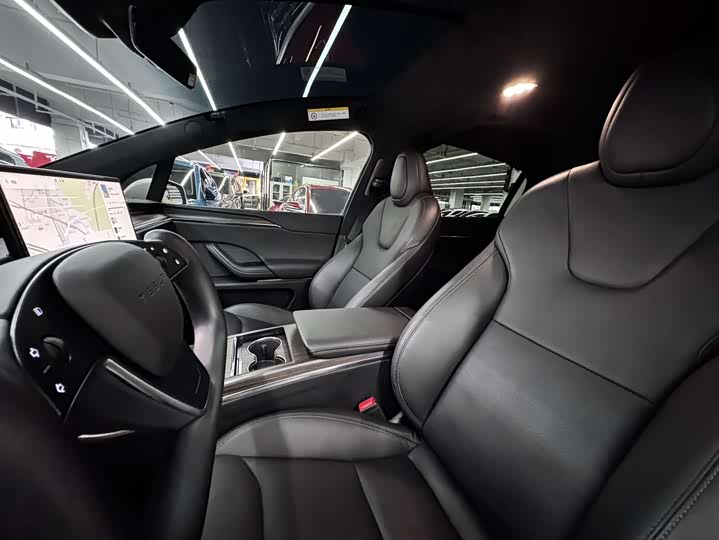 Фото 4 - Tesla Model X