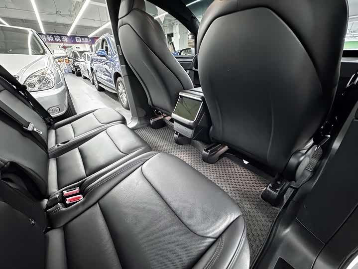 Фото 7 - Tesla Model X