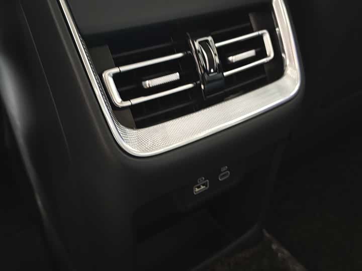 Фото 13 - Hongqi H5 Hybrid