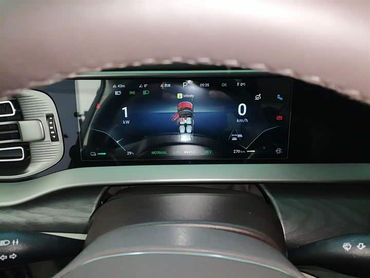 Фото 12 - Denza D9