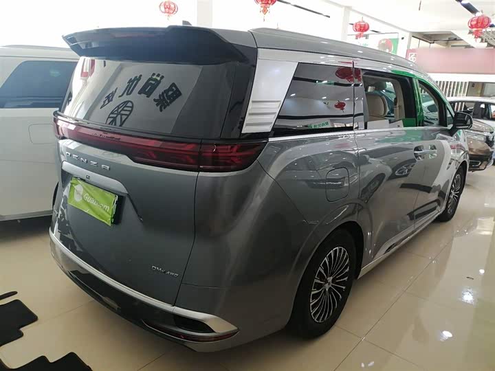 Фото 7 - Denza D9