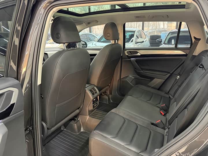 Фото 15 - Volkswagen Tayron