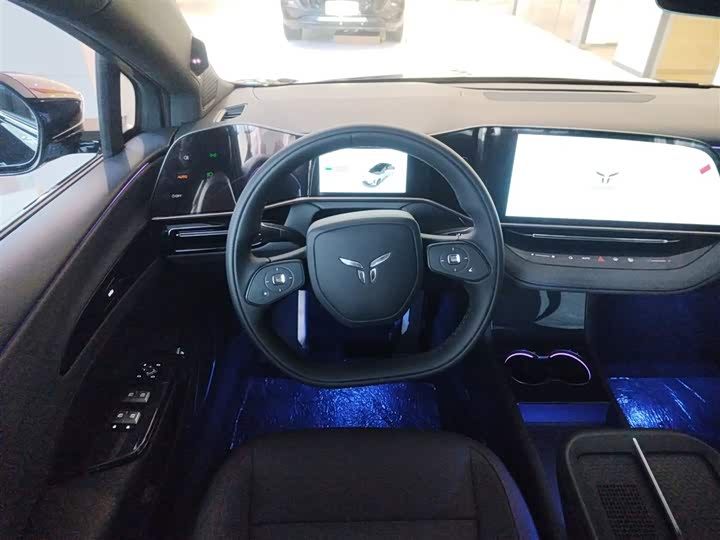 Фото 11 - Hongqi EH7