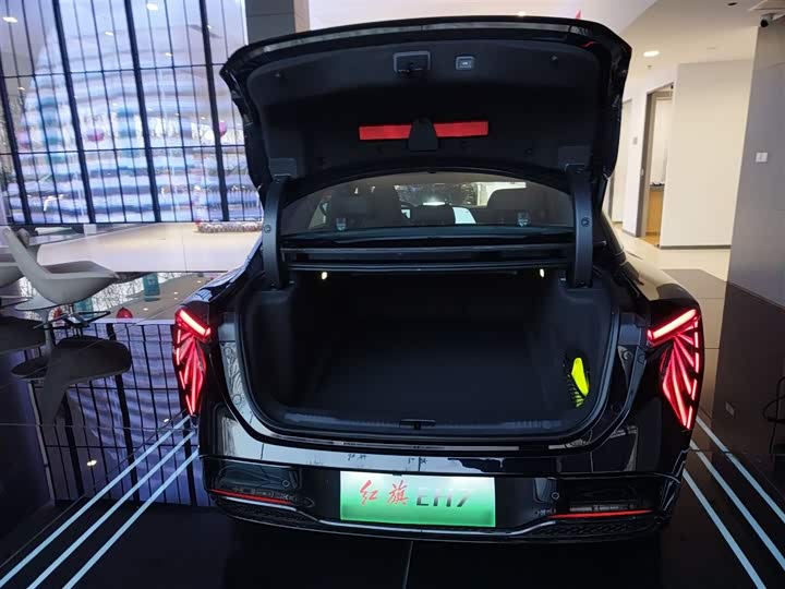 Фото 19 - Hongqi EH7