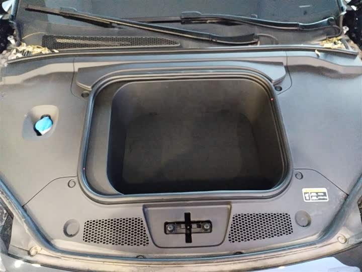 Фото 20 - Hongqi EH7