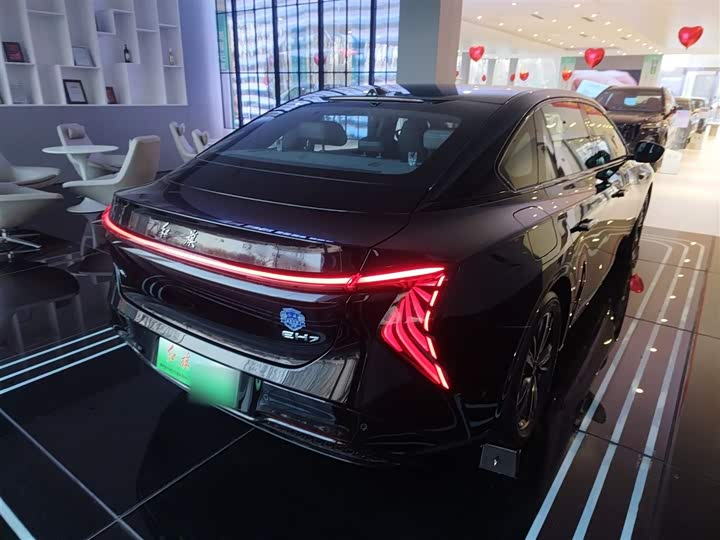 Фото 7 - Hongqi EH7