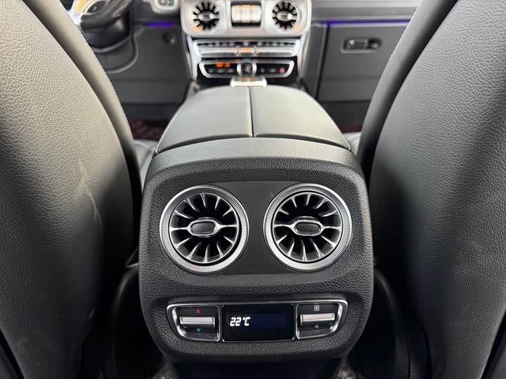 Фото 17 - Mercedes-Benz G-Class