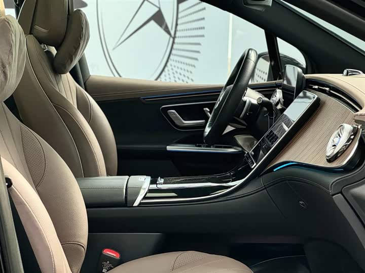 Фото 10 - Mercedes-Benz EQE SUV