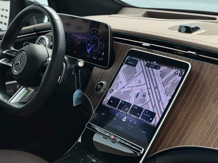 Фото 11 - Mercedes-Benz EQE SUV