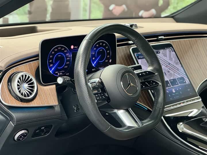 Фото 7 - Mercedes-Benz EQE SUV