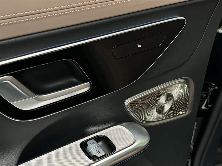 Фото 9 - Mercedes-Benz EQE SUV