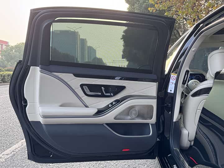 Фото 16 - Mercedes-Benz Maybach S-Class