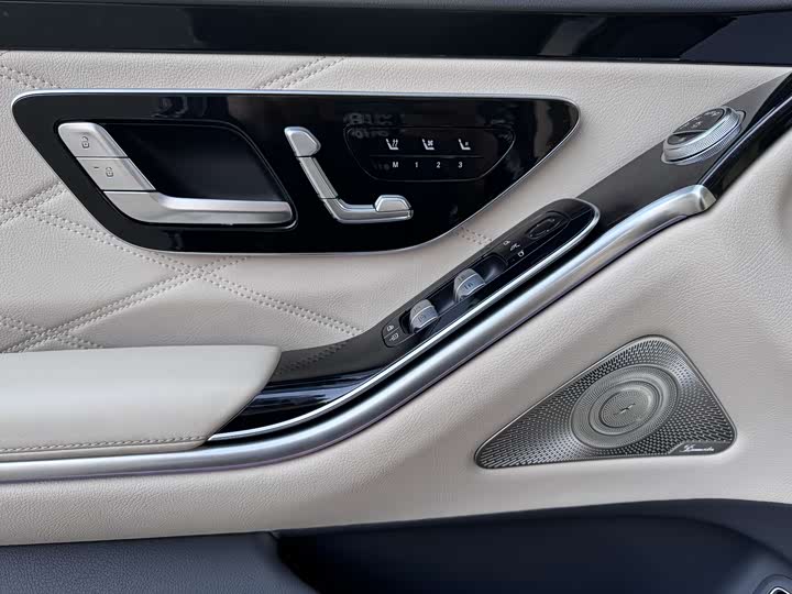 Фото 20 - Mercedes-Benz Maybach S-Class