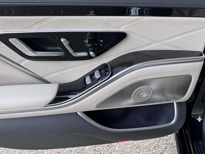 Фото 23 - Mercedes-Benz Maybach S-Class