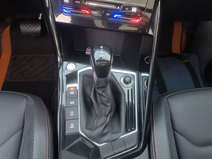 Фото 14 - Volkswagen Tayron