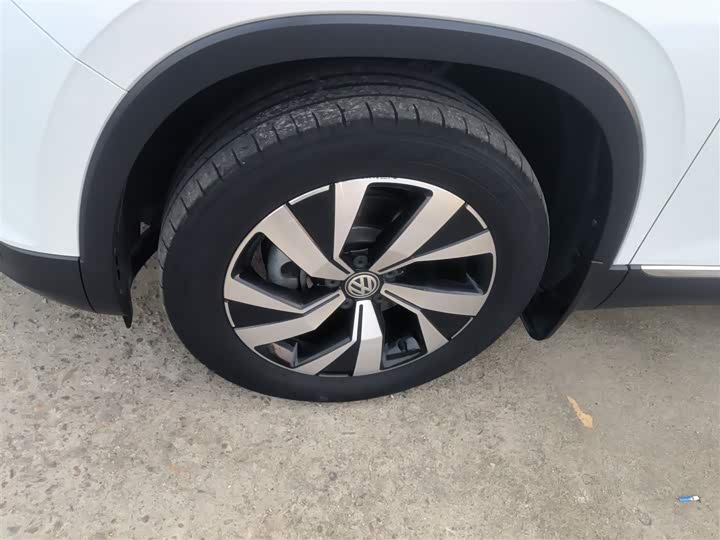 Фото 23 - Volkswagen Tayron