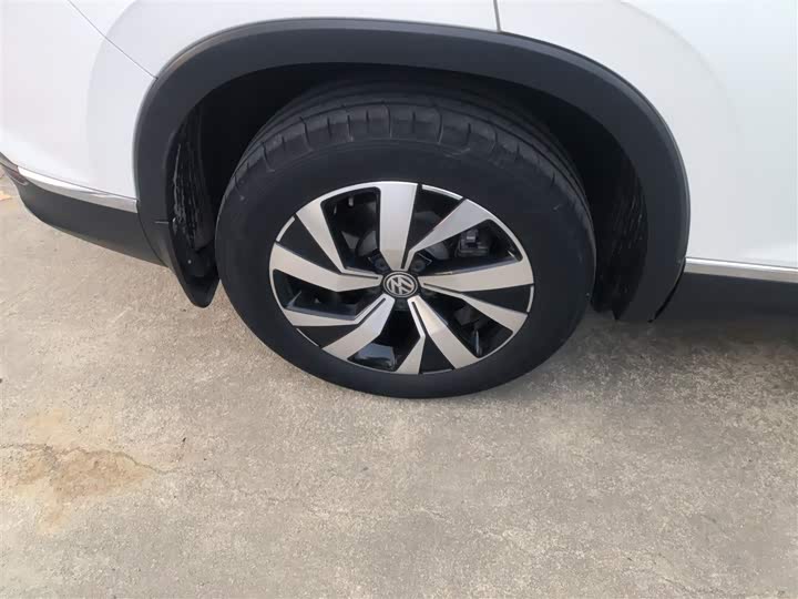 Фото 26 - Volkswagen Tayron