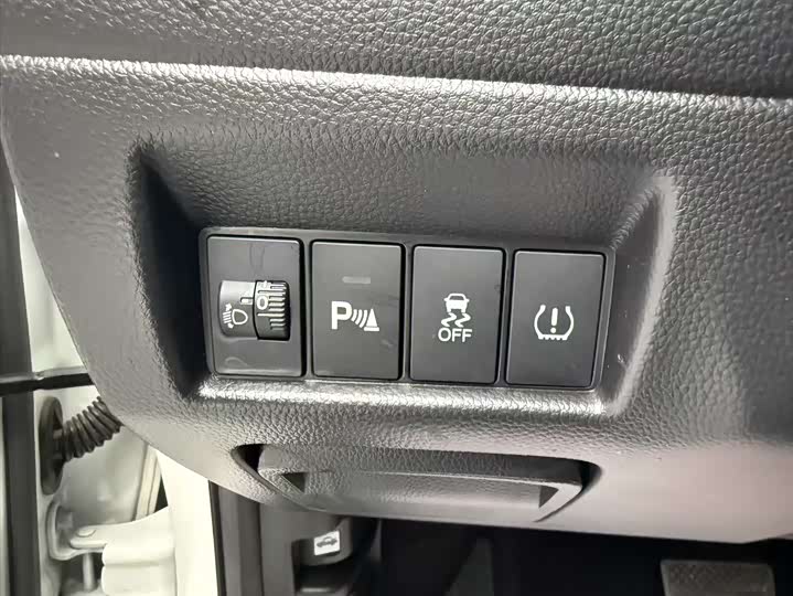 Фото 10 - Honda Envix