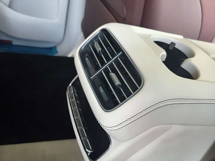 Фото 12 - Mercedes-Benz GLS-Class