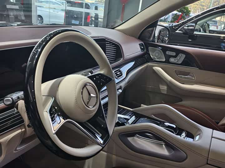 Фото 17 - Mercedes-Benz GLS-Class