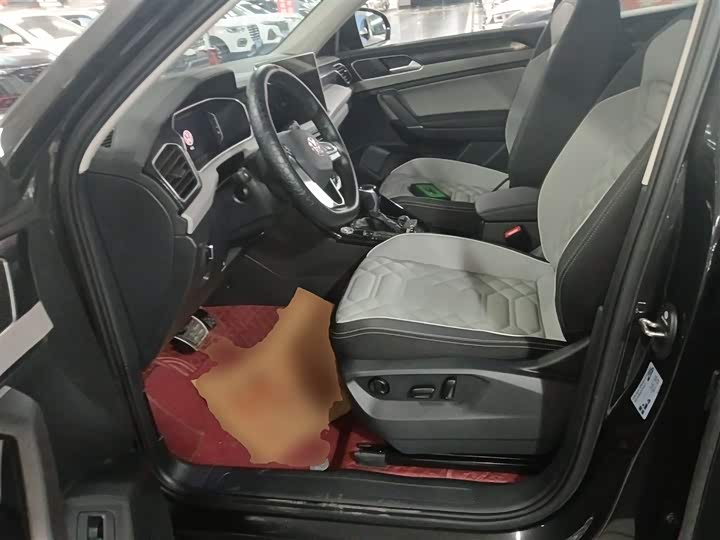 Фото 15 - Volkswagen Tayron