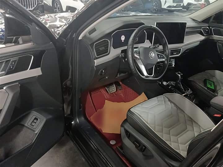 Фото 16 - Volkswagen Tayron