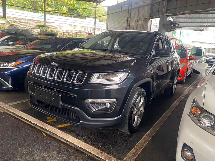 Фото 1 - Jeep Compass