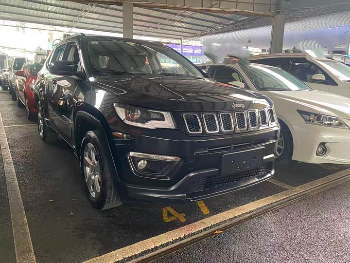 Фото 2 - Jeep Compass