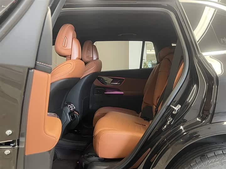 Фото 18 - Mercedes-Benz GLC-Class