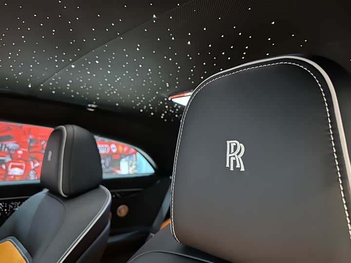 Фото 10 - Rolls-Royce Spectre