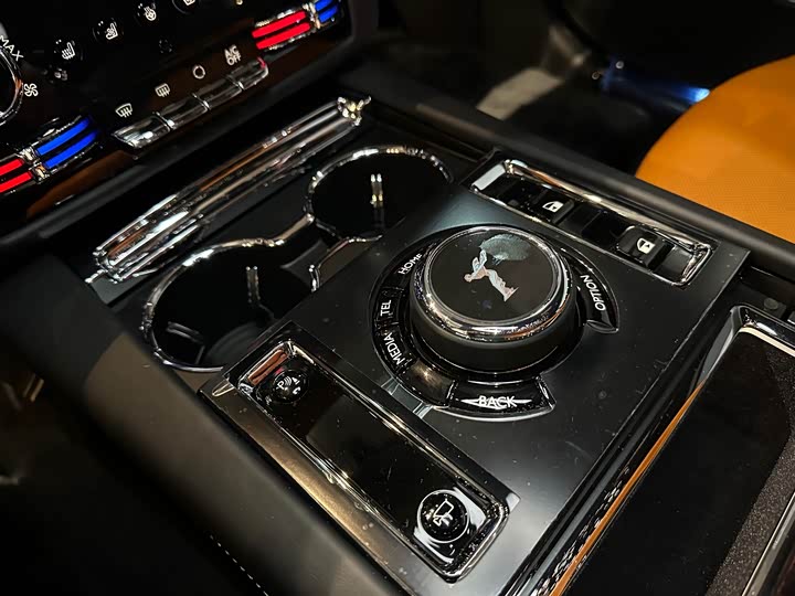 Фото 12 - Rolls-Royce Spectre