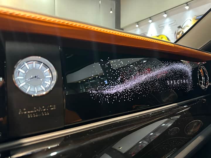 Фото 13 - Rolls-Royce Spectre