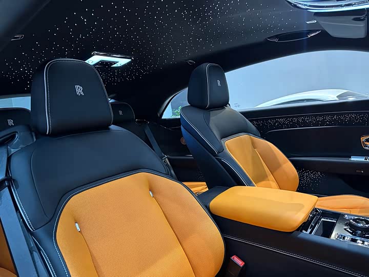 Фото 17 - Rolls-Royce Spectre