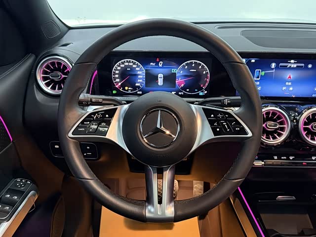 Фото 10 - Mercedes-Benz GLB-Class