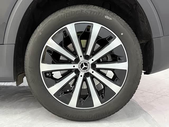 Фото 15 - Mercedes-Benz GLB-Class