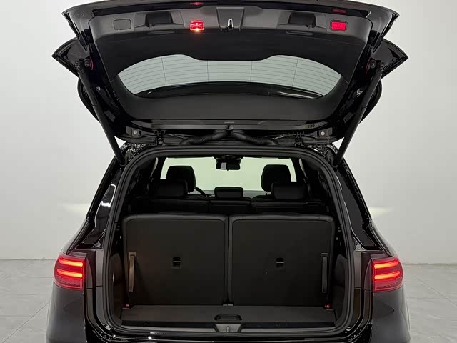 Фото 8 - Mercedes-Benz GLB-Class