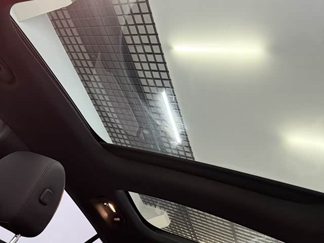 Фото 9 - Mercedes-Benz GLB-Class