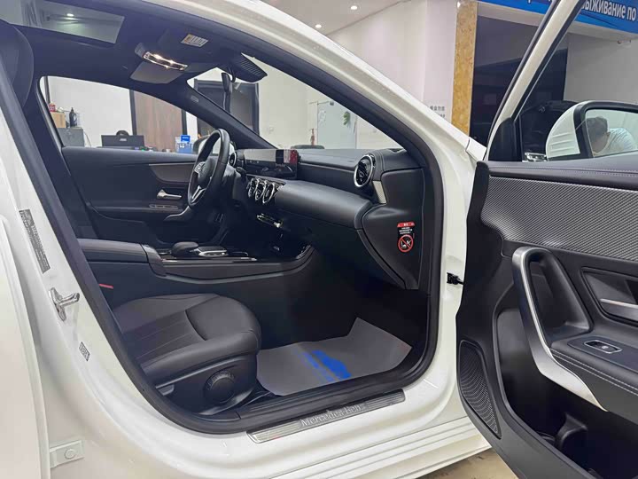 Фото 10 - Mercedes-Benz A-Class