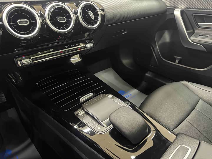 Фото 13 - Mercedes-Benz A-Class