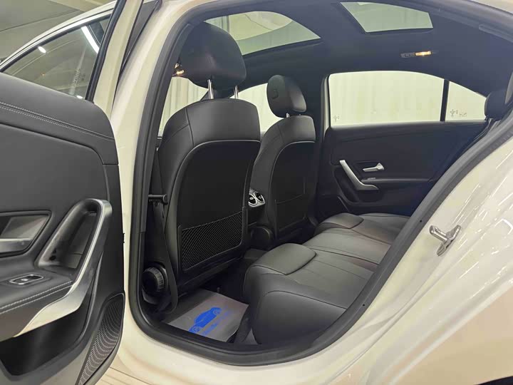 Фото 8 - Mercedes-Benz A-Class