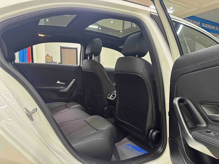 Фото 9 - Mercedes-Benz A-Class