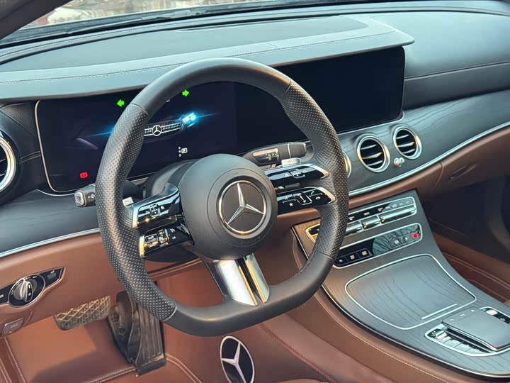 Фото 5 - Mercedes-Benz E-Class