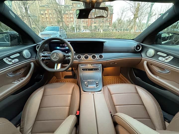 Фото 8 - Mercedes-Benz E-Class