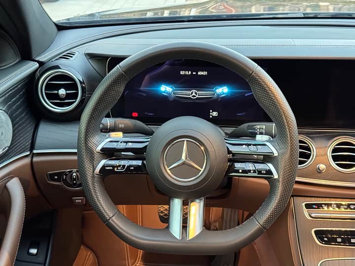 Фото 9 - Mercedes-Benz E-Class