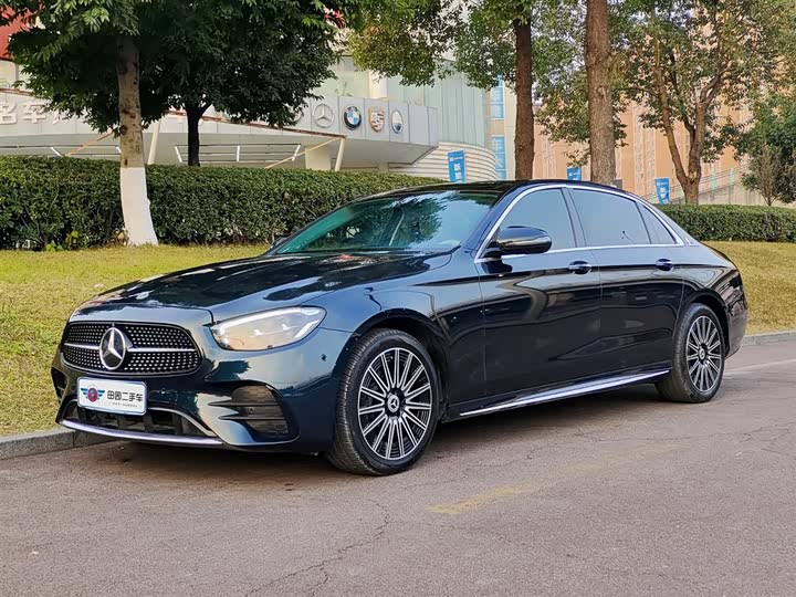 Фото 1 - Mercedes-Benz E-Class