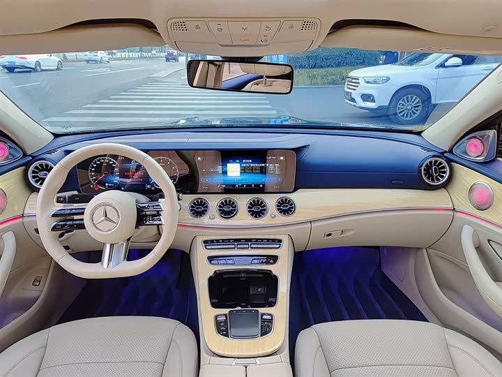 Фото 6 - Mercedes-Benz E-Class